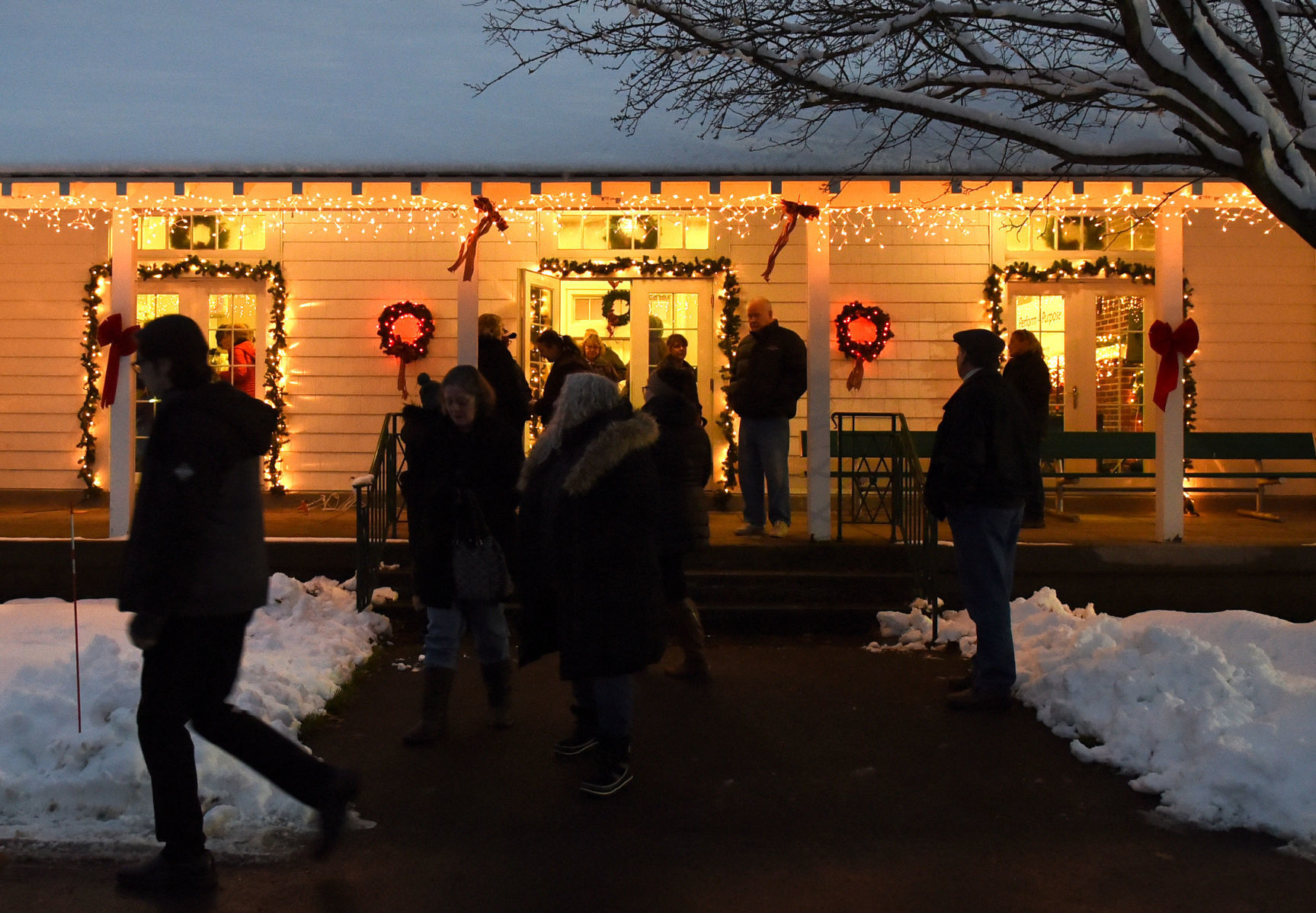 Tree Lighting 8.JPG